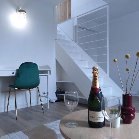 Wallis Yourhosthelper Reims Extérieur photo