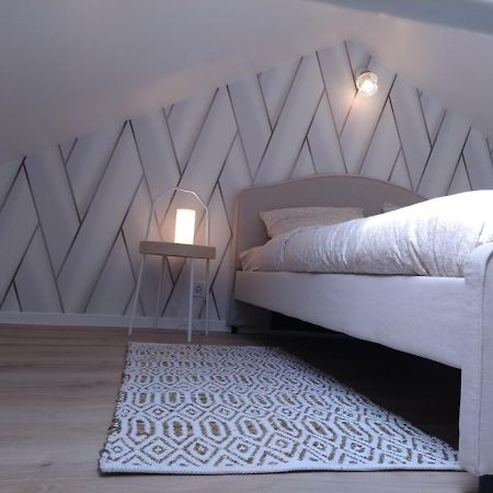 Wallis Yourhosthelper Reims Extérieur photo