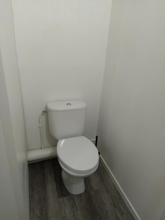 Wallis Yourhosthelper Reims Extérieur photo