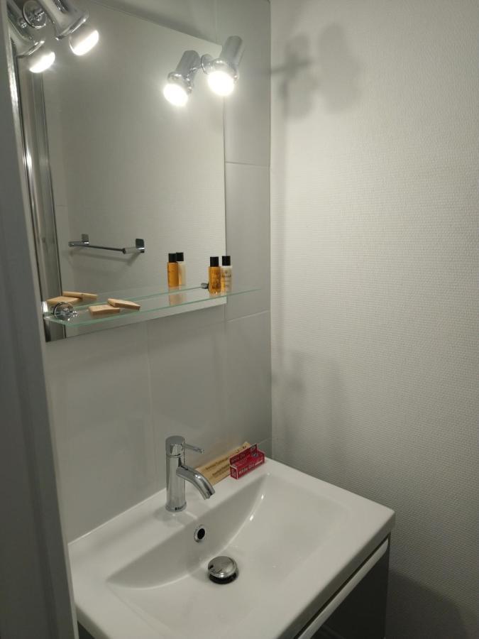 Wallis Yourhosthelper Reims Extérieur photo