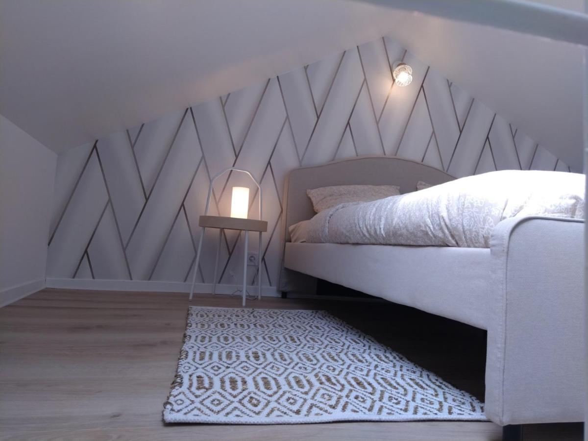 Wallis Yourhosthelper Reims Extérieur photo