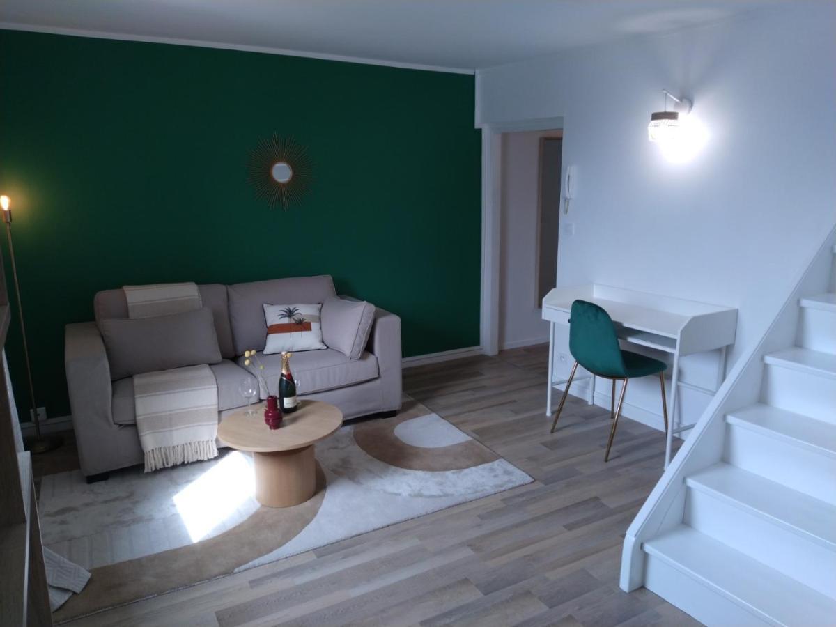 Wallis Yourhosthelper Reims Extérieur photo