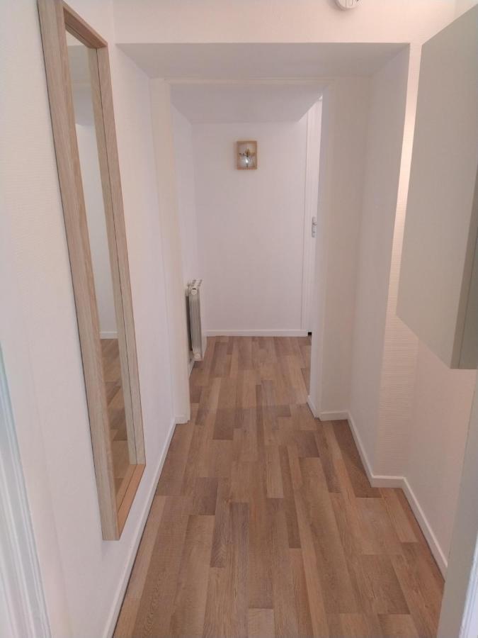 Wallis Yourhosthelper Reims Extérieur photo