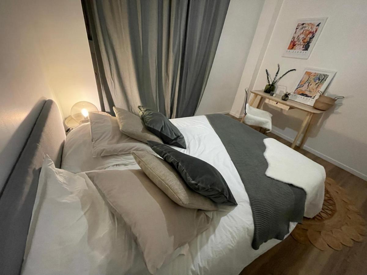 Wallis Yourhosthelper Reims Extérieur photo