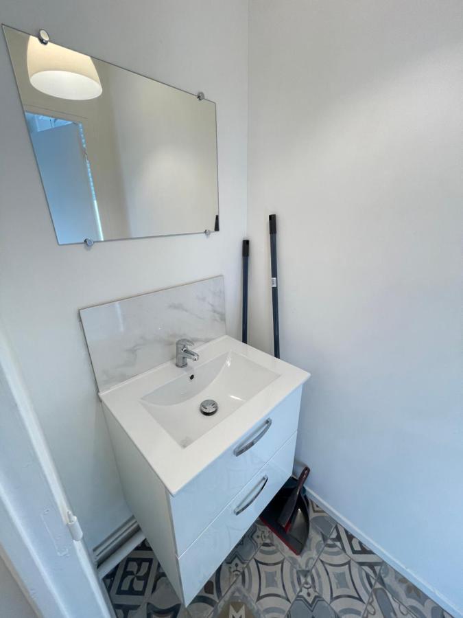 Wallis Yourhosthelper Reims Extérieur photo